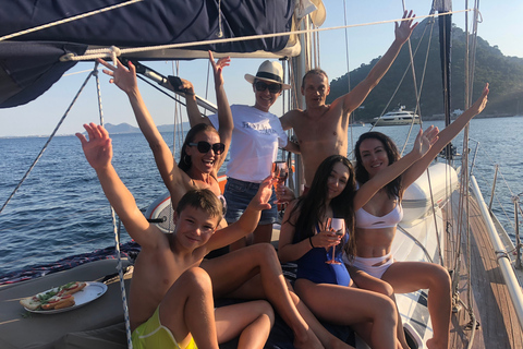 Alcudia: Sailing Yacht Excursion with Wine &amp; TapasPublic Sailing Excursion