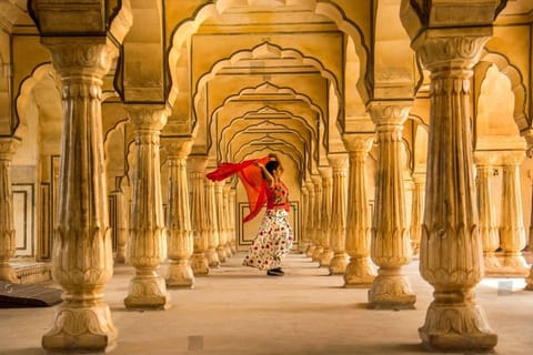 Jaipur: 2-Day City Sightseeing Tour with Cab & Guide