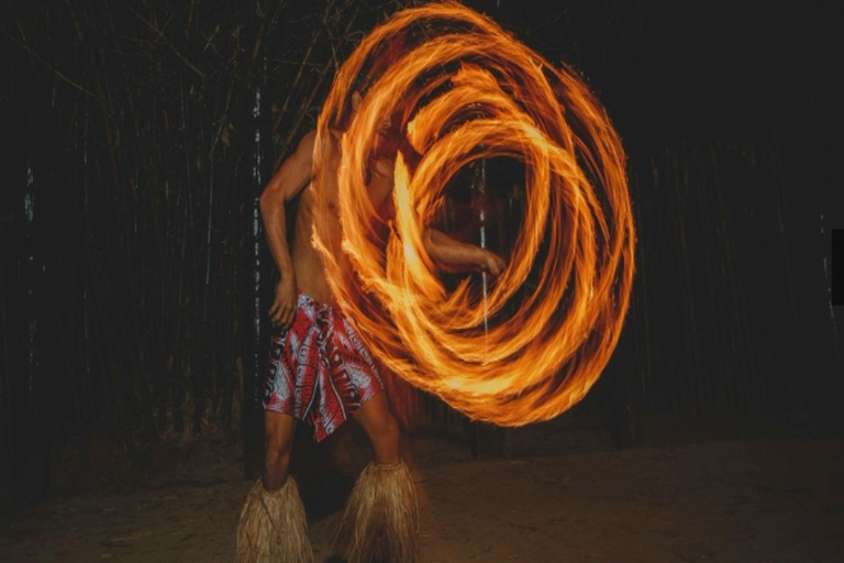 Fidżi: wieczorna wycieczka po wiosce z kolacją i show