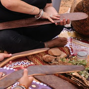 Carnarvon: Gwoonwardu Mia Guided Cultural Connection Tour
