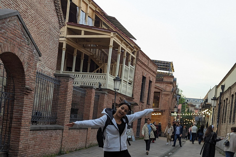 Tbilisi: Old Town Brunch with a Local Guide