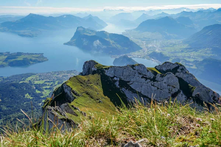 Vanuit Bazel: Vierwoudstedenmeer &amp; Pilatus in een privé dagtripVanuit Bazel: het Vierwoudstedenmeer en de Pilatus in een dagtrip met privévervoer