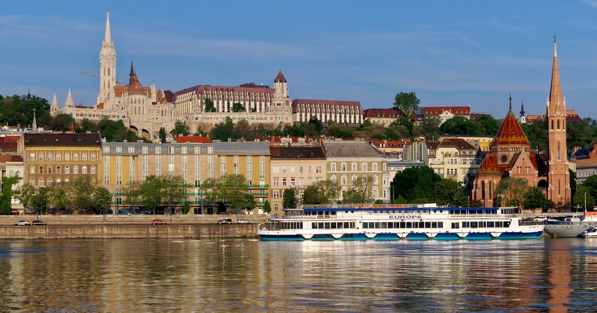 self walking tour of budapest