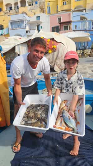 Prócida: actividad de pesca con un pescador local