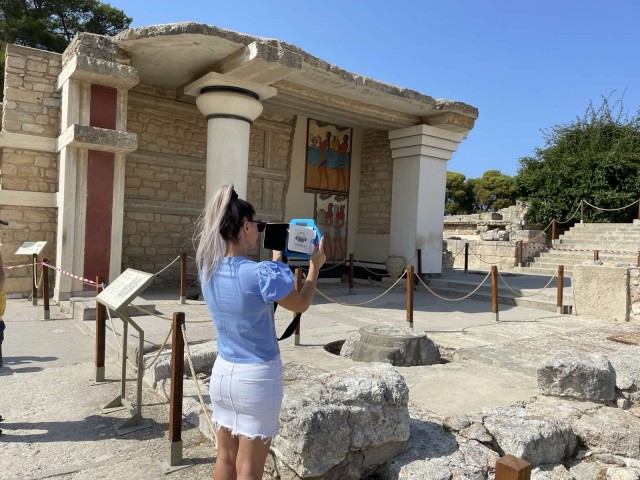 Visit Heraklion Palace of Knossos 3D Virtual Audio Tour by Tablet in Heraklion, Crete