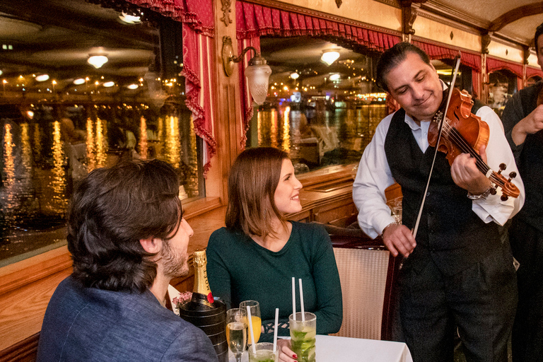 Budapest : Dîner-croisière sur le Danube spécial Noël et Nouvel AnCroisière du Nouvel An avec dîner, musique en direct et DJ