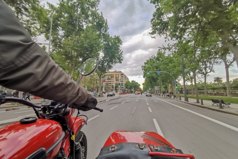 Barcelone : excursion d'une journée en side-car à moto avec arrêts
