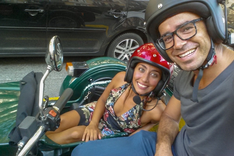Barcelona: tour de día completo en sidecar en motocicleta con paradas