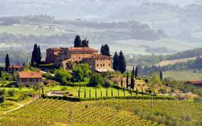 Tuscany Taster Tour: Day Trip from Rome with Lunch & Wine