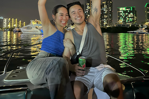 胡志明市：2026年除夕烟花快艇之旅团体游：除夕烟花快艇巡游