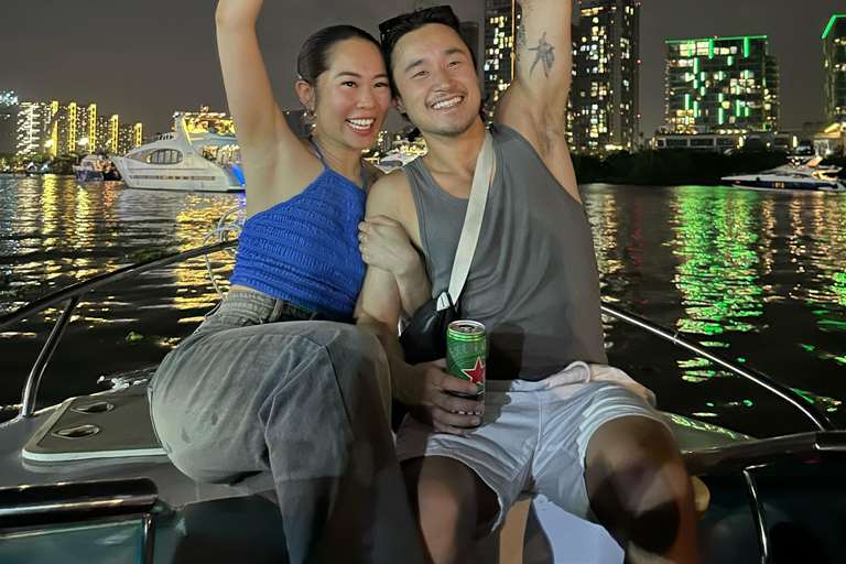 胡志明市：2026年除夕烟花快艇之旅团体游：除夕烟花快艇巡游