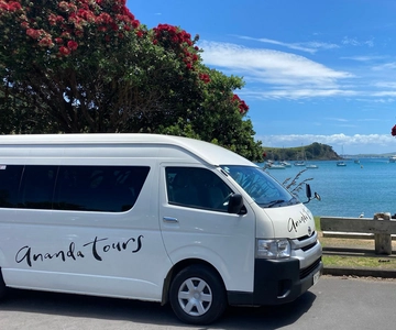 Waiheke Island: The Essence of Waiheke Wine Tour