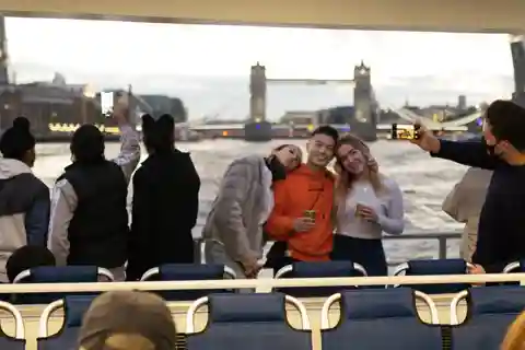 London: Hop-On Hop-Off 2-dages River Thames Sightseeing Pass