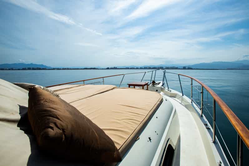 luxury yacht nuevo vallarta