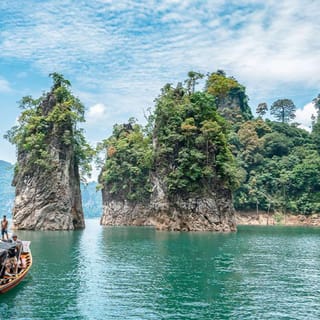 Parque Nacional Khao Sok: passeio de barco no lago Chiew Larn