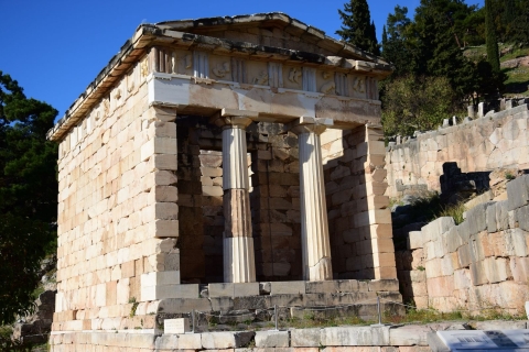 Desde Atenas: tour privado de un día a Delfos, Arachova y Chaerone
