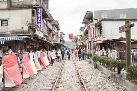 From Taipei: Pingxi Sky Lantern and Shifen Waterfall Tour