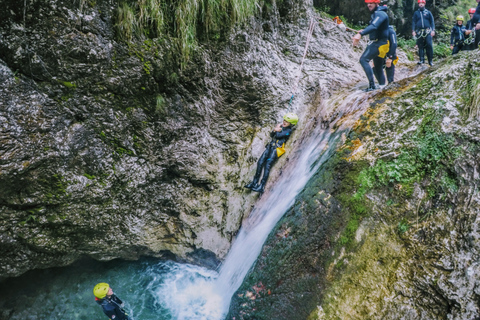 Aus Bovec: Grundkenntnisse im Canyoning in Sušec