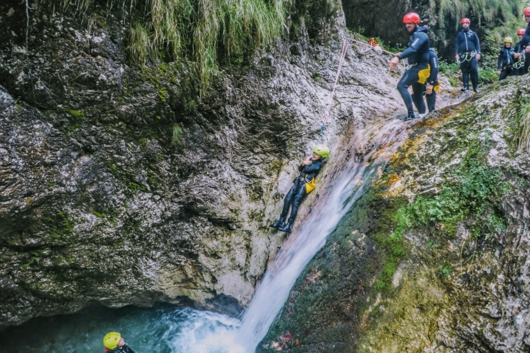 Van Bovec: Basisniveau Canyoning-ervaring in Sušec