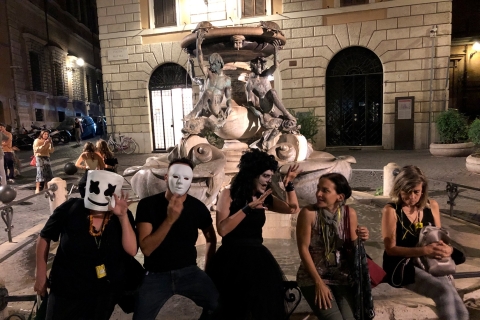 Roma: tour guiado a pie de fantasmas y misteriosTour de la tarde en italiano