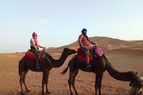 Depuis Marrakech : visite du désert de 3 jours à MerzougaExcursion en groupe