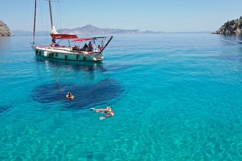 Lindos: crociera a vela privata di un'intera giornata