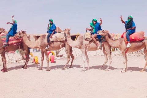Marrakech: quad e cammello con pranzo nel deserto di Agafay.