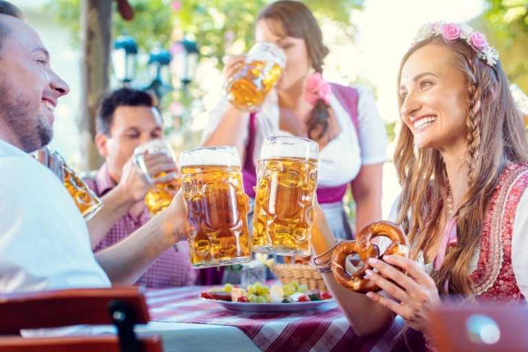 Munich: Dégustation de bières et visite guidée privée des brasseriesVisite guidée privée de la bière de 4 heures avec le musée de l'Oktoberfest