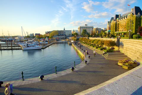 Victoria Harbor: Smartphone Audio Walking Tour