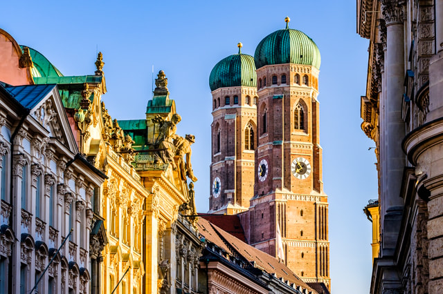 Munich: 5 Top Churches and Old Town with Private Guide