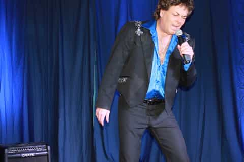 Pigeon Forge: Conway Twitty Tribute Show by Travis James