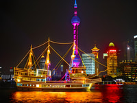 Shanghai Night River Cruise VIP siège avec dîner authentique - Housity