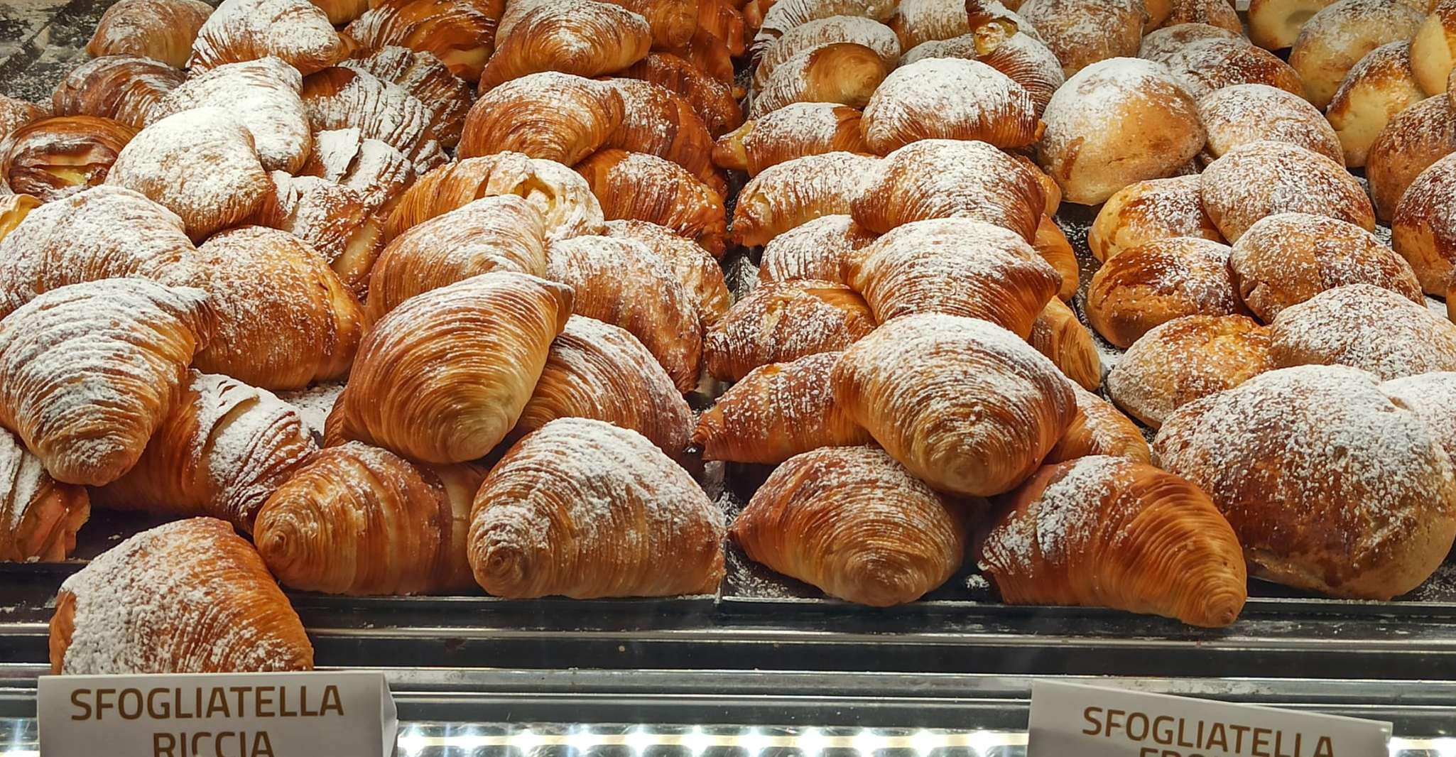 Napoli, Street Food Tour con guida locale - Hizvo