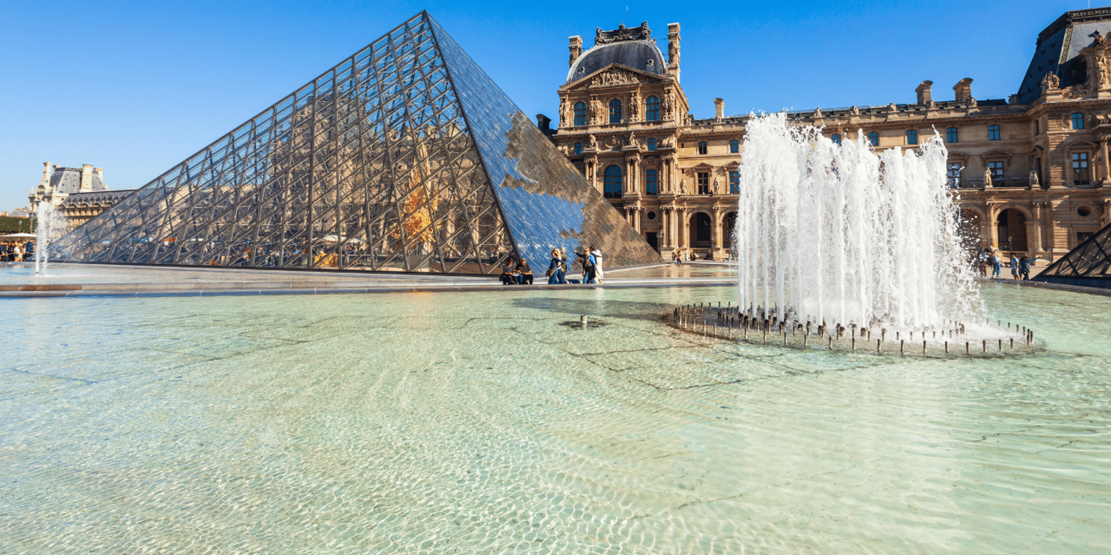Paris: Guided Louvre Tour with Skip-the-Line Museum Entry
