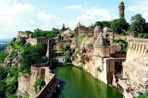 From Udaipur: Private Day Trip to Chittorgarh Fort