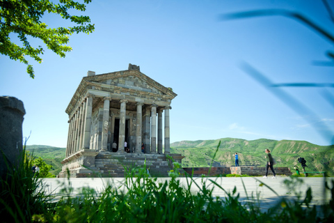 Garni, Geghard, pieczenie Lavash, świąteczna słodka klasa mistrzowskaErewan: Garni i Geghard Tour z lunchem i pieczeniem Lavash