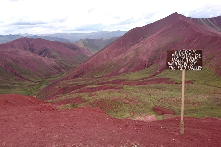 Perú: tour de día completo a la montaña de colores y al valle rojo