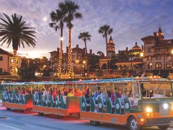 St. Augustine: Nacht der Lichter Trolley-Tour St. Augustine: Nacht der Lichter Trolley-Tour