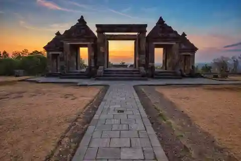 Yogyakarta: Ratu Boko Temple Entrance Ticket