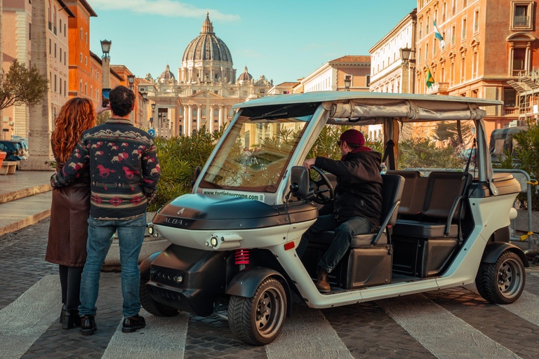 Roma: tour privado de lo más destacado en carrito de golfTour privado en inglés o italiano