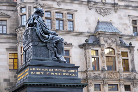 Dresden med en touch av Xmas: Engelsk tur i liten gruppDresden: Historisk stadsvandring med julmarknad