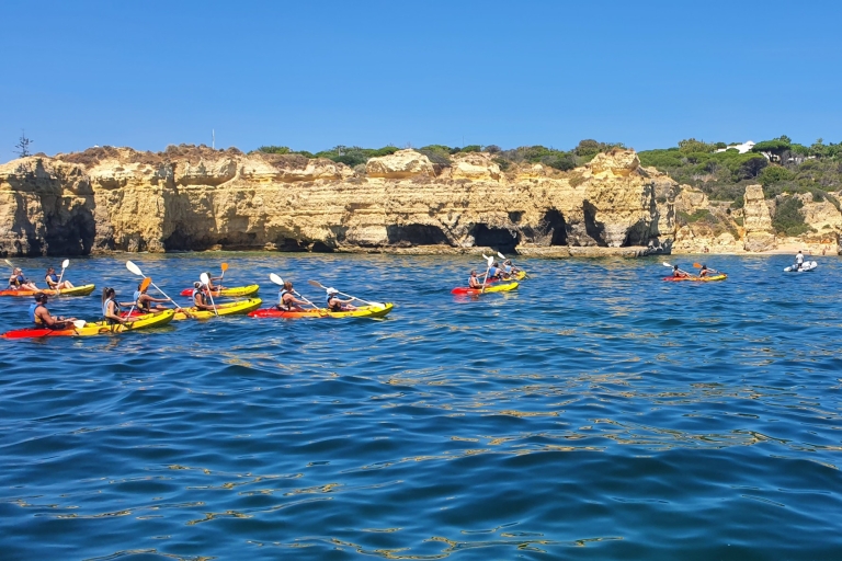 Depuis la marina d'Albufeira : Kayak des grottes de BenagilAu départ de la marina d'Albufeira : Excursion multilingue en kayak à Benagil