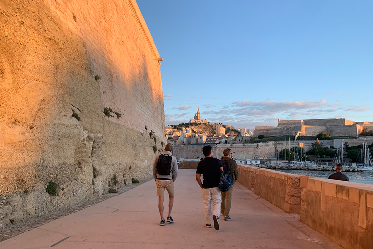 Marseille: Sunset Apéro Food tour Marseille: Enjoy the Sunset with Aperitif at 2 Hotspots