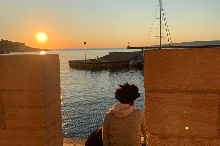 Marseille: Sunset Apéro Food tour Marseille: Enjoy the Sunset with Aperitif at 2 Hotspots