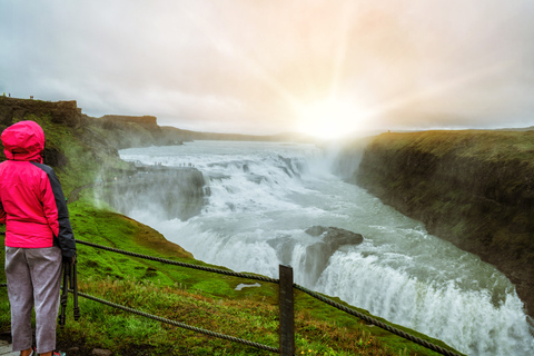 Z Reykjaviku: Ekskluzywna wycieczka Golden Circle w TeslaReykjavik: Ekskluzywna prywatna wycieczka Golden Circle w Tesla