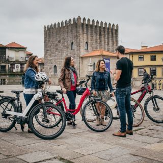 Porto: Downtown Electric Bike Tour