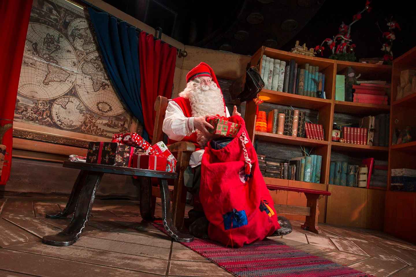 Rovaniemi: Santa Claus Village & Santa Park in One Day