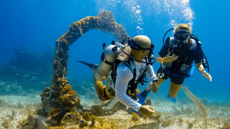 scuba diving in cancun reefs