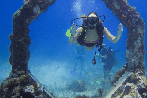 Cancún: museo sottomarino e barriera corallina per subacquei certificatiCancún: Museo subacqueo e immersione nella barriera corallina