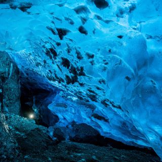Vatnajökull Glacier: Ice Cave Discovery Group Tour